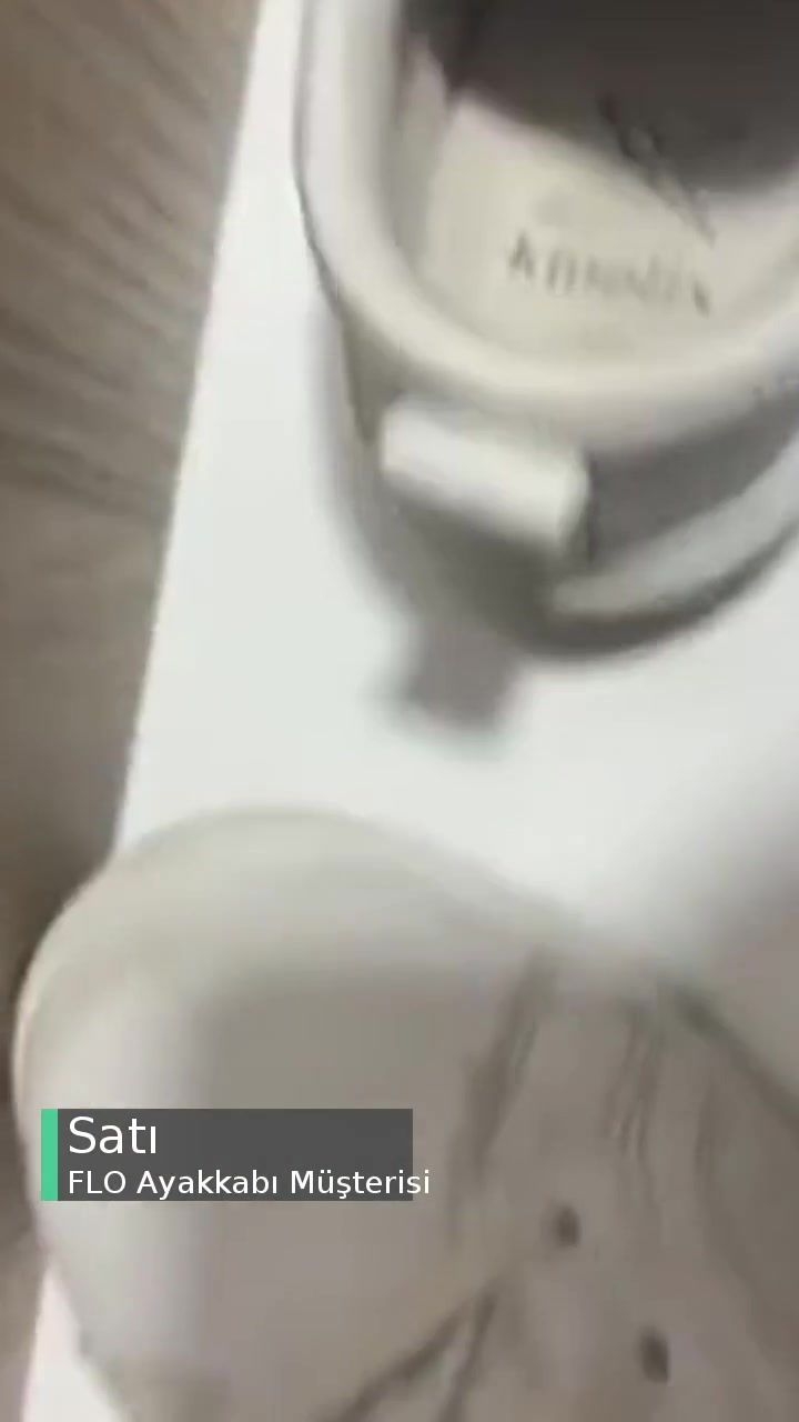 FLO Ayakkabı Patladı! videonun kapak resmi