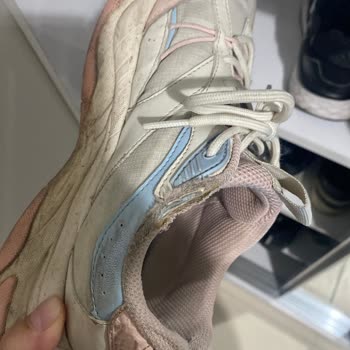 Kısa Sürede Yıpranan Ayakkabı İçin Çözüm Talebi