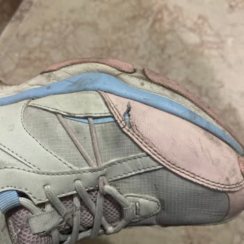 Kısa Sürede Yıpranan Ayakkabı İçin Çözüm Talebi