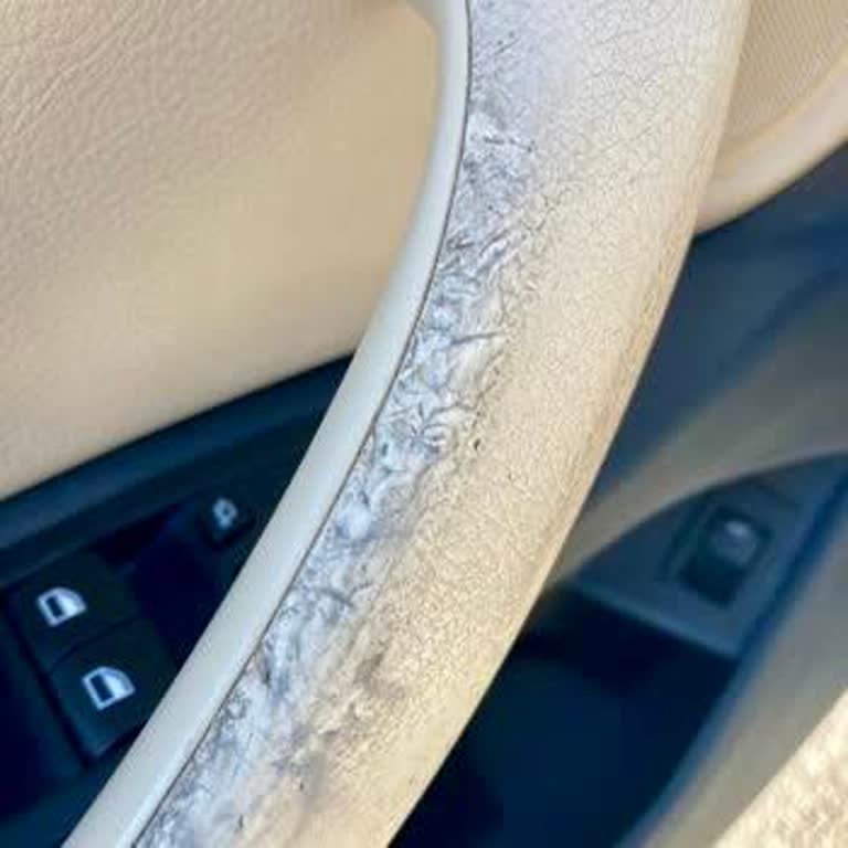 BMW X1 Kapı Tutamaklarında Erime Ve Yapışkanlık Sorunu