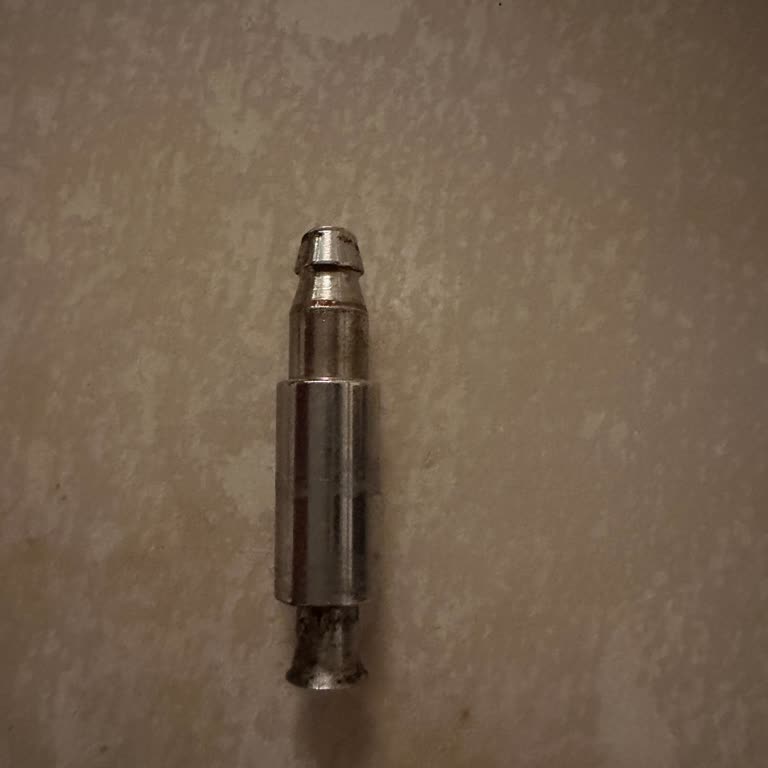 Yeni Alınan Evdeki Creavit Klozet Kapağı Menteşesi Kırıldı, Yedek Parça Temini Sorunu