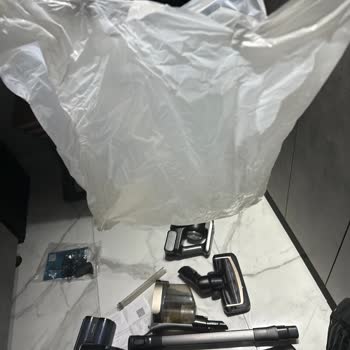 Servisten Temiz Teslim Ettiğim Süpürgem Çizik Ve Kirli Döndü