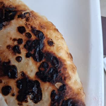 Antik Köfte’de İlgisiz Personel Ve Yanık Kahvaltı Mağduriyeti