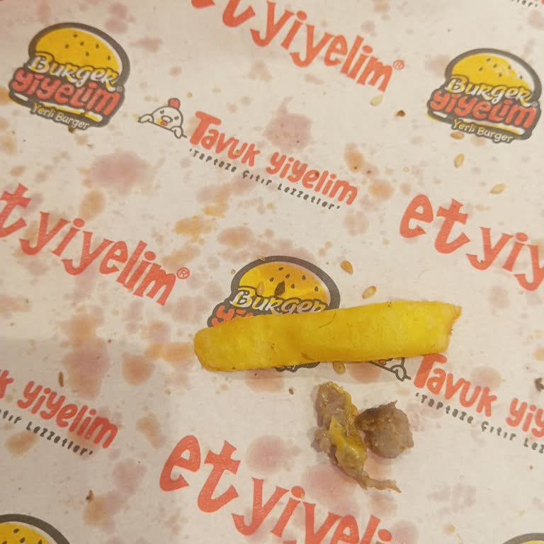 Burger Yiyelim'de Tekrarlayan Hijyen Sorunları Ve Kıkırdaklı Et Şikayeti