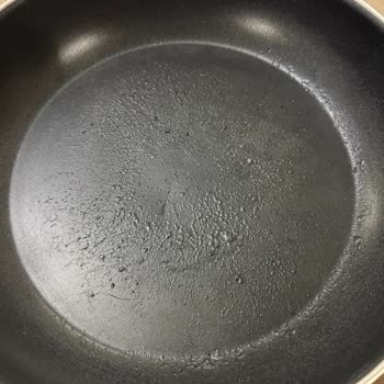 Bulaşık Makinesinde Yıkanan Tavanın Kısa Sürede Yüzeyi Soyuldu, Mağduriyet Yaşadım