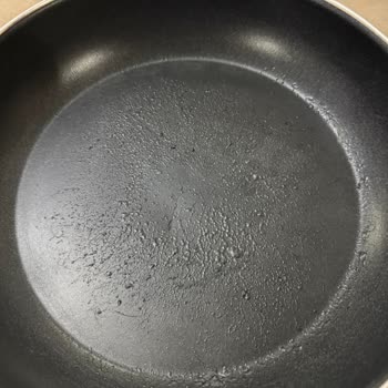 Bulaşık Makinesinde Yıkanan Tavanın Kısa Sürede Yüzeyi Soyuldu, Mağduriyet Yaşadım