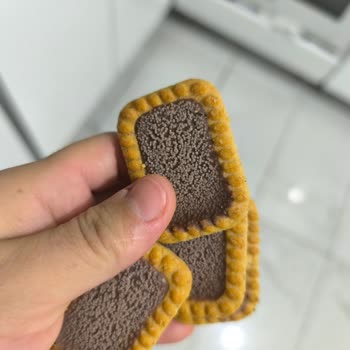 Son Kullanma Tarihi Geçmemiş Bisküvi Küflü Çıktı, Sağlığım Tehlikeye Girdi