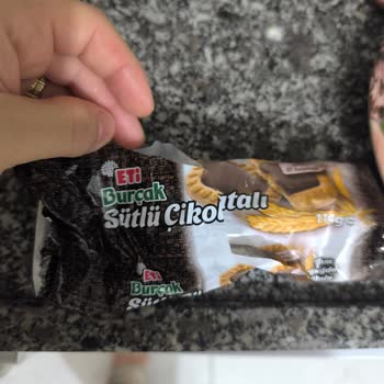 Son Kullanma Tarihi Geçmemiş Bisküvi Küflü Çıktı, Sağlığım Tehlikeye Girdi