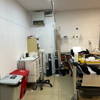 Konak Hastanesi Acil Servisinde İlgisizlik, Hijyen Sorunları Ve Yetersiz Bilgilendirme