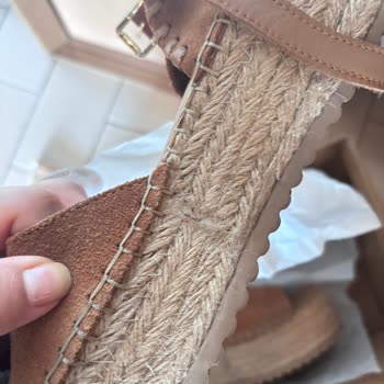 Garanti Kapsamındaki Sandaletin Yetersiz Onarımı Ve Değişim Talebi