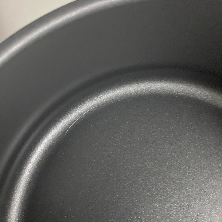 İlk Kullanımda Çizik Çıkan Tava İçin Çözüm Sunulmadı, Değişim Talep Ediyorum