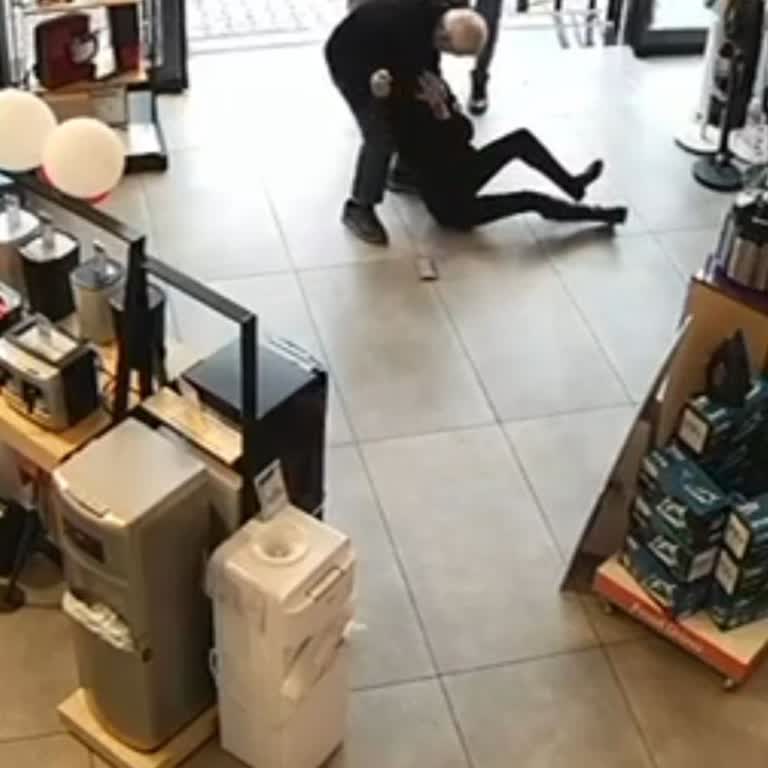 Mağazada Yaşadığım Şiddet Ve Yetersiz Güvenlik Önlemleri Nedeniyle Beko'dan Acil Müdahale Talebi