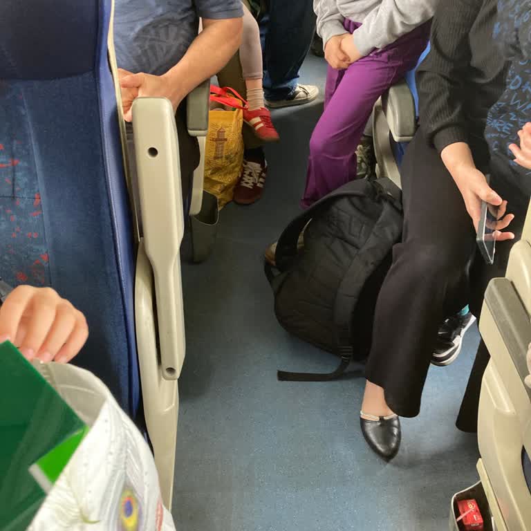 TCDD Ayakta Yolculuk Mağduriyeti: Koltuksuz Bilet Satışı Hayal Kırıklığı Yarattı