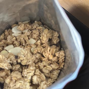Satın Aldığım Granola Paketinde Örümcek Ağı Çıktı, Ücret İadesi Talep Ediyorum