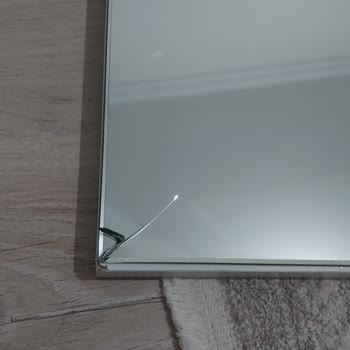 Kırık Aynalı Banyo Dolabı İçin Çözüm Bekliyorum, Firma Dönüş Yapmıyor
