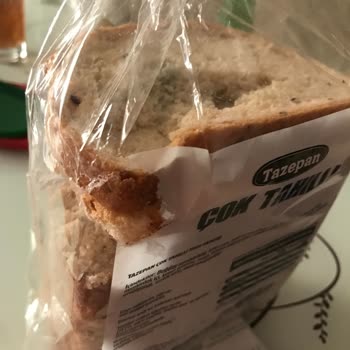 Aldığım Ekmekte Fare İzleri Çıktı Mağaza Çalışanları Çözüm Sunmadı