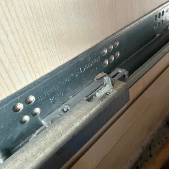 Samet Ultimade Slide Çekmece Rayındaki Plastik Parçaların Kırılması Ve Garanti Belirsizliği