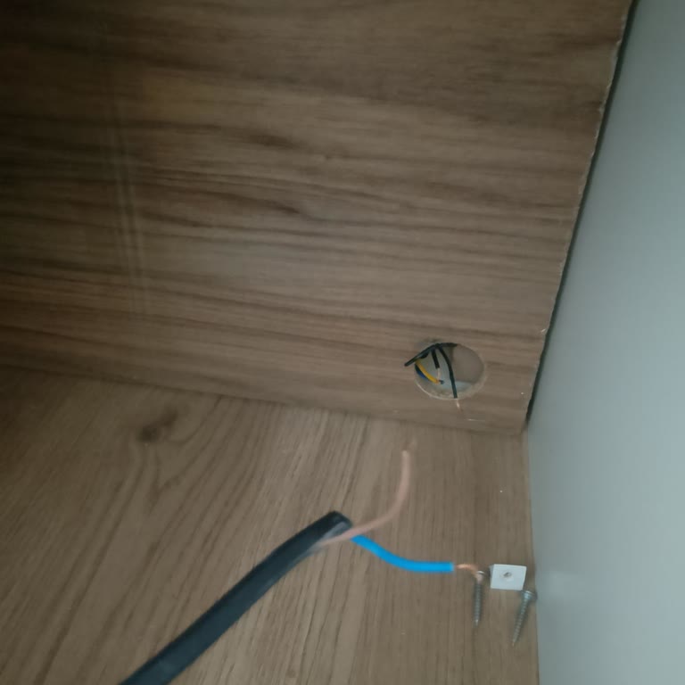 Garanti Kapsamındaki TV Ünitem Arızalı, Servis Ve İade Taleplerim Karşılanmıyor