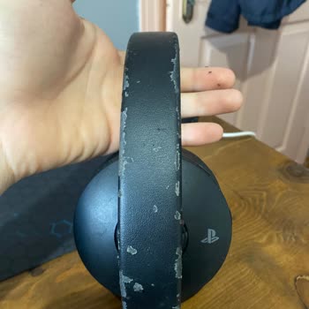 Kullanılmayan Sony Gold Kulaklıkta Soyulma ve Dökülme Sorunu