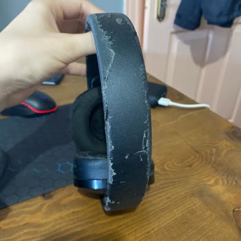 Kullanılmayan Sony Gold Kulaklıkta Soyulma ve Dökülme Sorunu