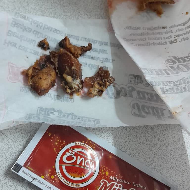 Yanık Ve Sert Tavuklar Nedeniyle Dönerden Memnun Kalmadık