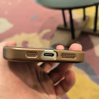 Cover Tech Ürünün İlk Haftasında Şarj Girişi Tarafında Çatlama Fark Ettim