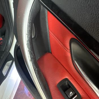 BMW 320ied Kapı Kolu Tutacaklarında Malzeme Sorunu Ve Ücretsiz Değişim Talebi