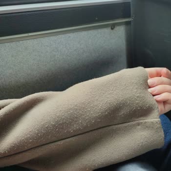 Stradivarius’tan Aldığım Kaban Kısa Sürede Tüylenme Yaptı, Müşteri Hizmetleri Çözüm Sunmadı