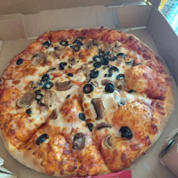 Domino's Pizza Sürekli Yanlış Ve Eksik Ürün Gönderimi, Kaba Personel Davranışı Ve Ücret İade Talebi