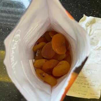 A101'den Aldığım Kayısılar Hem Bozuk Hem De İçinden İp Çıktı