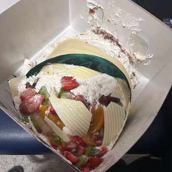 Doğum Günü Pastası Dağılmış Halde Geldi, Ücretin Tamamı İade Edilmedi