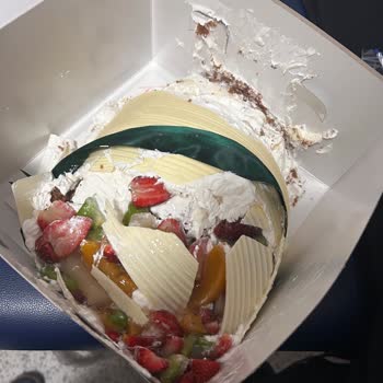 Doğum Günü Pastası Dağılmış Halde Geldi, Ücretin Tamamı İade Edilmedi