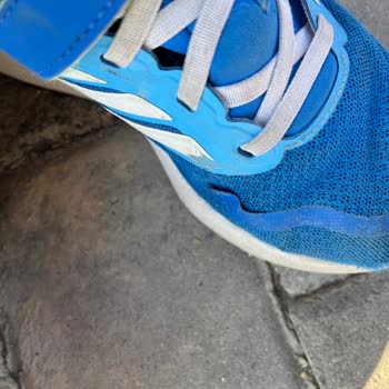 Kısa Sürede Hasar Gören Adidas Çocuk Ayakkabısında İade Veya Değişim Talebi