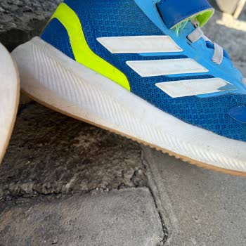 Kısa Sürede Hasar Gören Adidas Çocuk Ayakkabısında İade Veya Değişim Talebi
