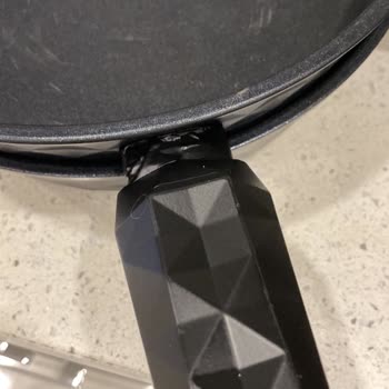 Karaca Tencere Takımında Soyulma Ve Servisten Çiziklerle Dönüş