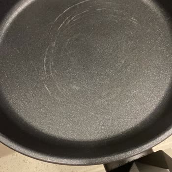 Karaca Tencere Takımında Soyulma Ve Servisten Çiziklerle Dönüş