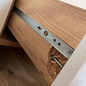 Yanlış Montaj Sonrası Sahipsiz Bırakılan Dolap