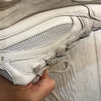 Kısa Sürede Deforme Olan Ayakkabı İçin Garanti Ve İade Sorunu