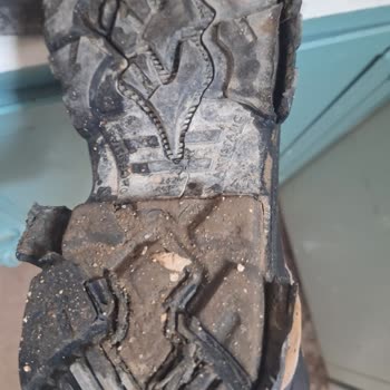 Satın Aldığım İş Ayakkabısı 3 Gün İçinde Parçalandı, Müşteri Hizmetlerine Ulaşamıyorum