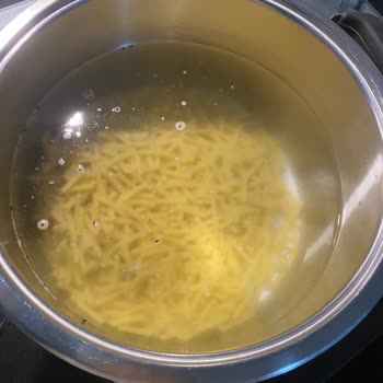 Aldığım Makarnadan Çıkan Böcekler Nedeniyle Mağdur Oldum, Daha Fazla Özen Bekliyorum