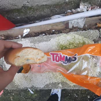 BİMden Aldığım Sandviçin İçinden Küflü Peynir Çıktı Sağlığım Riske Girdi