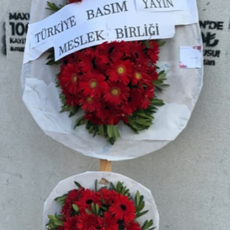 Çiçek Sepeti'nden Kurumsal Etkinlikte Özensiz Ve Geç Çelenk Teslimatı Mağduriyeti