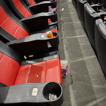 Avşar Sinemaları Sinema Salonunda Hijyen Skandalı: Kötü Koku Ve Temizlik Sorunu