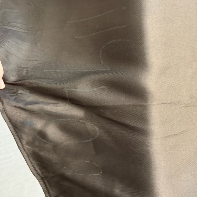 Aldığım Elbise Lekeli Çıktı, Değişim Ve İade Yapılmıyor