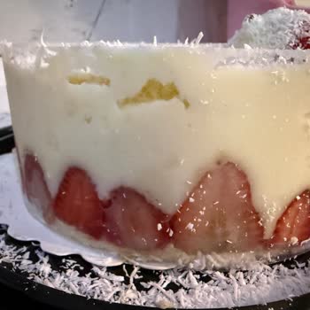 Online Siparişte Bayat Ve Küflü Pasta Gönderildi, Para İadesi Talep Ettim