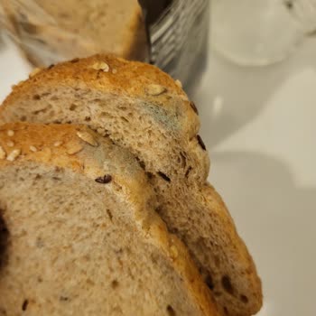 UNO Ekmeklerinde Süregelen Küf Ve Koku Problemleri: Acil Kalite Kontrol Gerekiyor