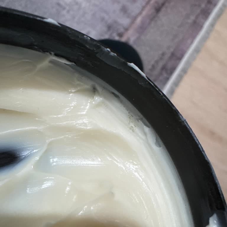 Urban Care Matte Wax'ta Küf Benzeri Siyah Noktalar Oluştu