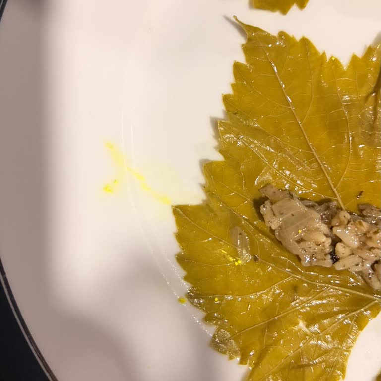 Onur Market Satın Aldığım Salamura Yapraklarda Sarı Ve Tebeşirimsi Maddeler Çıktı