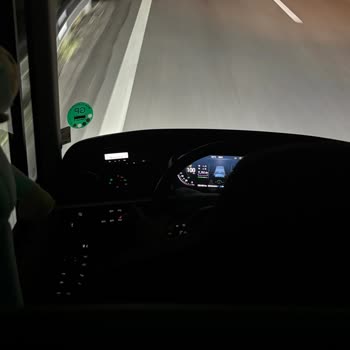 Otobüs Şoförünün Yolculuk Sırasında Sigara İçmesi Ve Uyarılara Aldırış Etmemesi