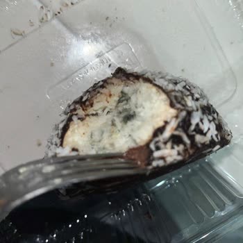 Küflü Kek Nedeniyle Sağlık Sorunu Yaşadım, Hijyen İhmal Edildi